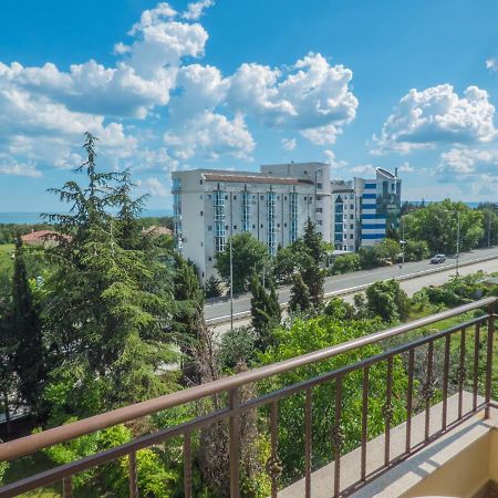 Private Apartment In Cypress Complex 15 바르나 외부 사진