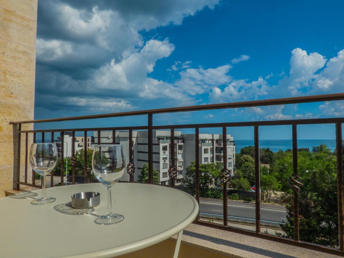 Private Apartment In Cypress Complex 15 바르나 외부 사진